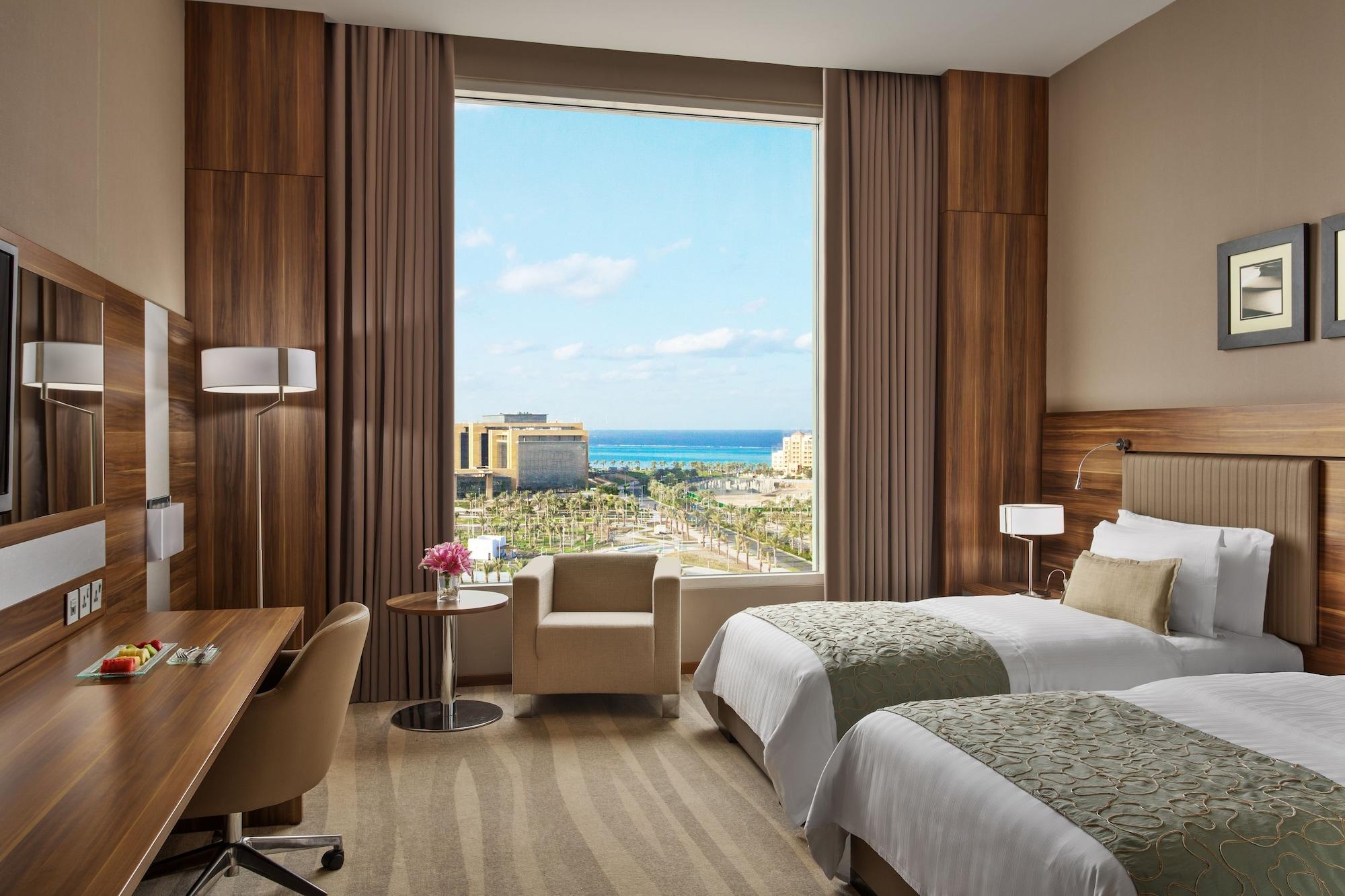 베이 라 선 호텔 앤 마리나 King Abdullah Economic City 외부 사진 A room at the Hilton Nicosia