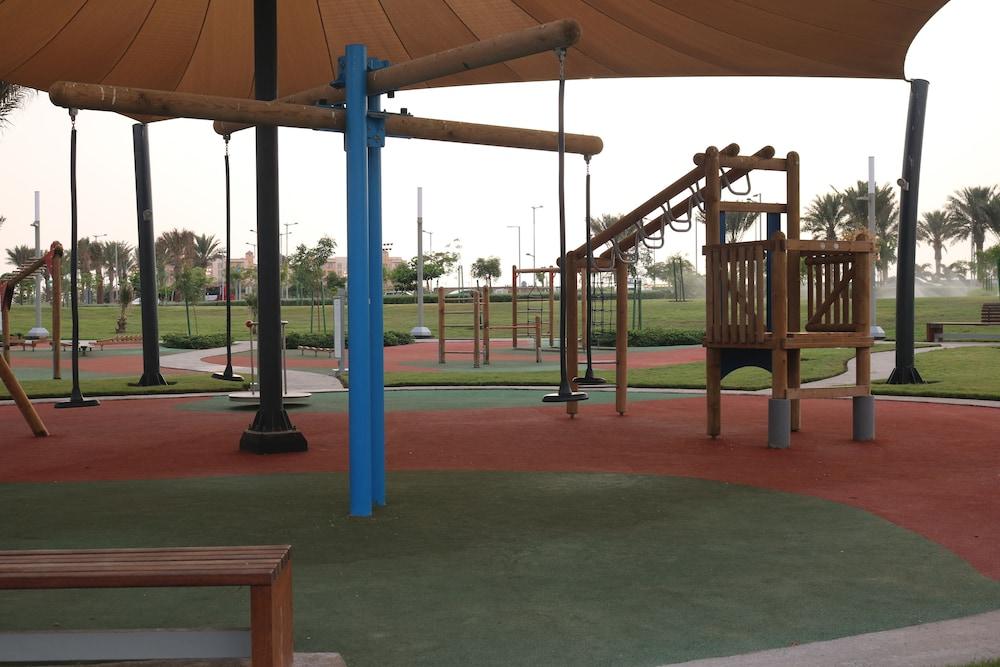 베이 라 선 호텔 앤 마리나 King Abdullah Economic City 외부 사진 Al-Ghazal Park