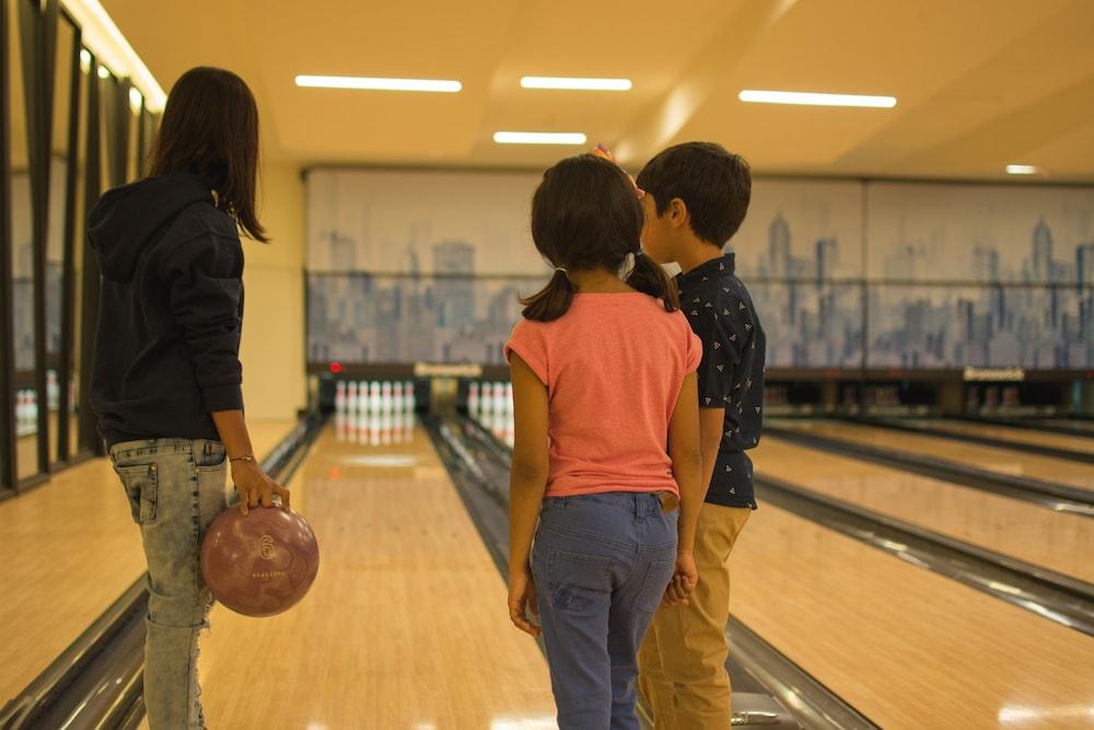 베이 라 선 호텔 앤 마리나 King Abdullah Economic City 외부 사진 Bowling at the National Museum of the United States Army