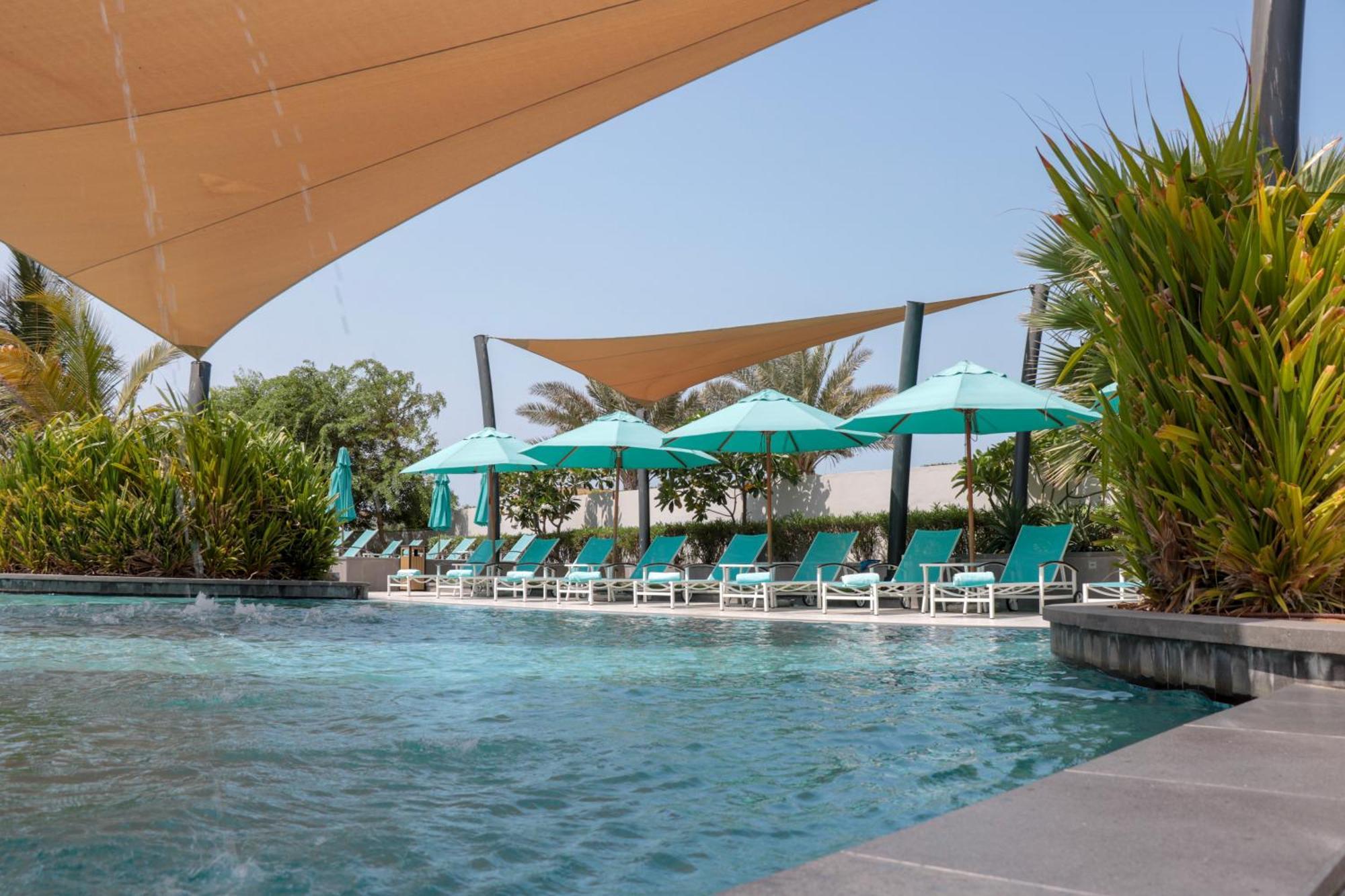 베이 라 선 호텔 앤 마리나 King Abdullah Economic City 외부 사진 The swimming pool at the hotel