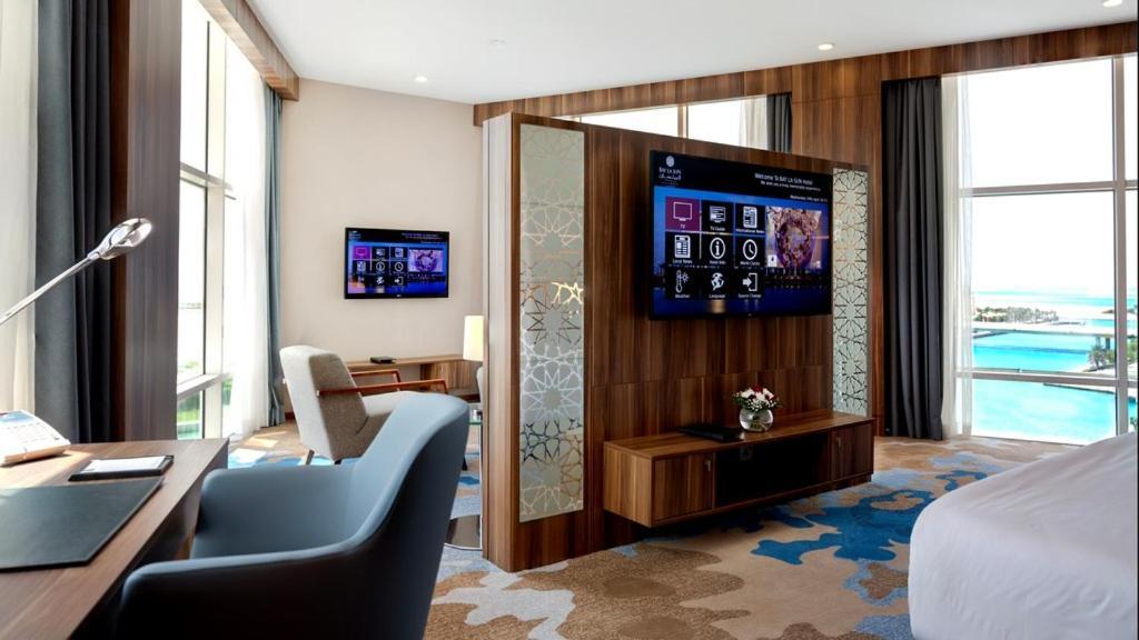 베이 라 선 호텔 앤 마리나 King Abdullah Economic City 외부 사진 A suite at the Atlantis Paradise Island